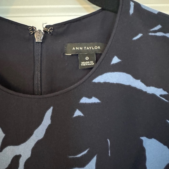 Ann Taylor Blue print Sleeveless Midi dress - Picture 3 of 7